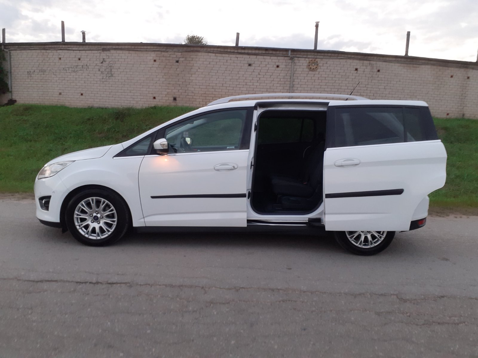 IMG-0887a8b7423ee686729bd32439605aba-V