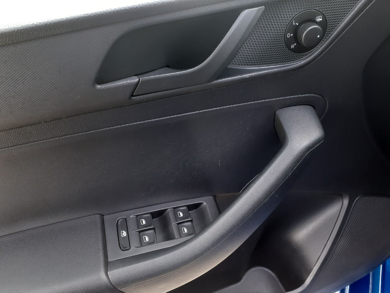 IMG-2374f32e85e86d705f7c8e00b14955b6-V