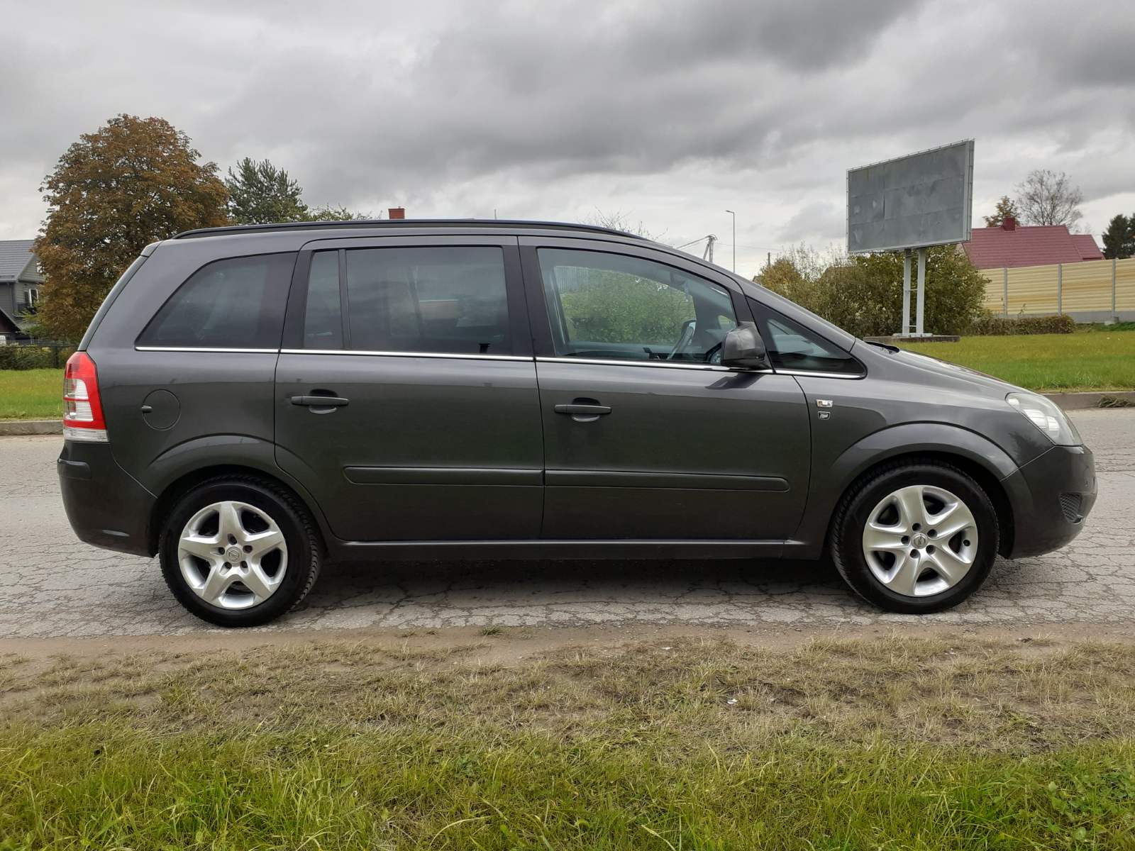 IMG-49269ab69b1ce215ed4d4dfcf0f32359-V